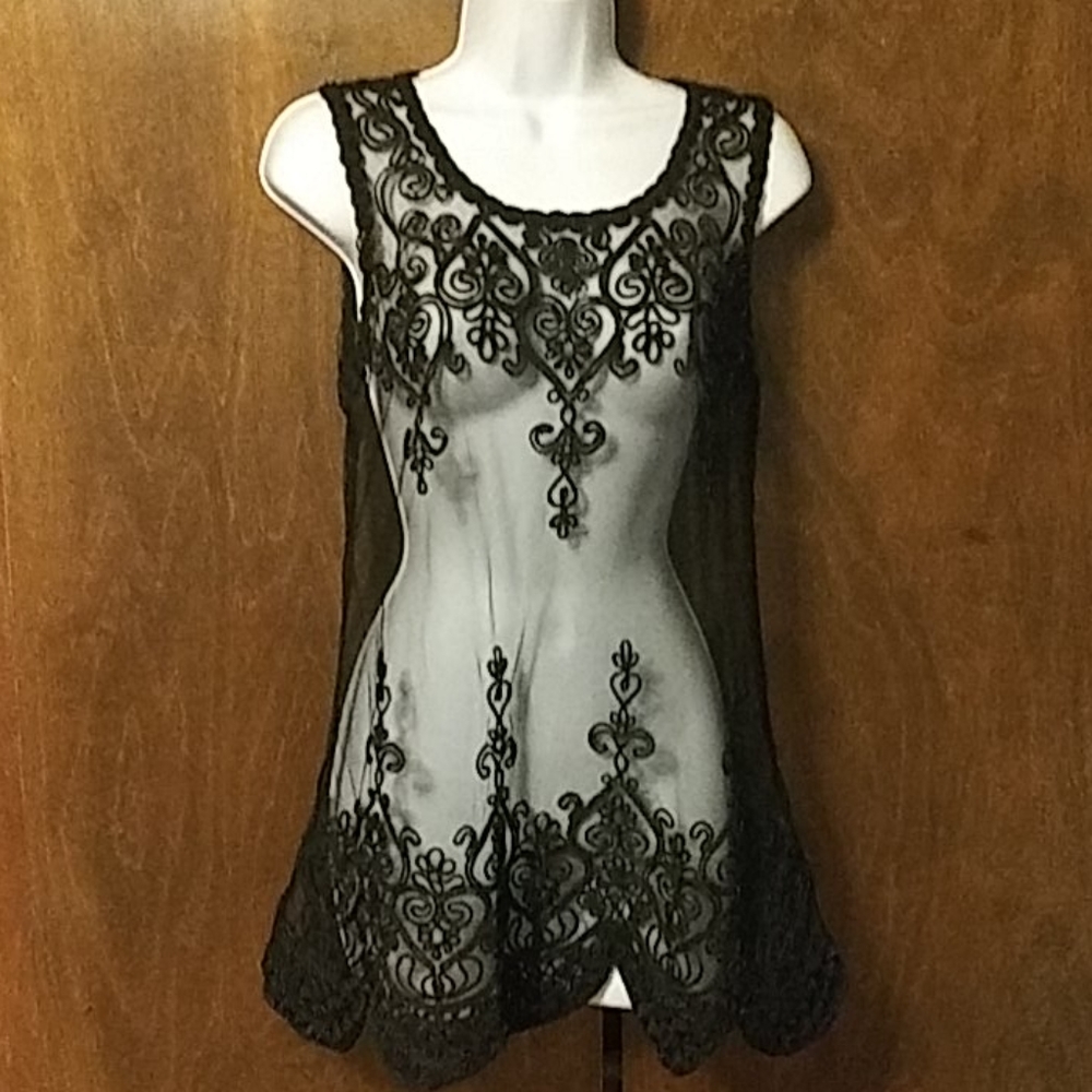 NWT SOLUTION BLACK EMBROIDERED MESH OVERLAYER TOP